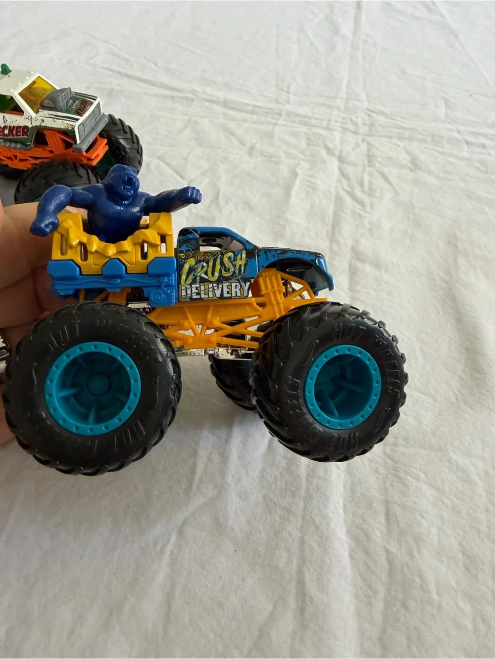 Hot Wheels 1:64 Die-Cast Monster Trucks Lot Ramblin' Wrecker & Crush Delivery